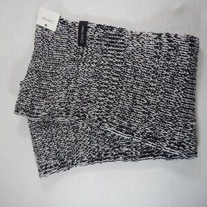 NWT Calvin Klein Infinity Black and White Knit Scarf Unisex